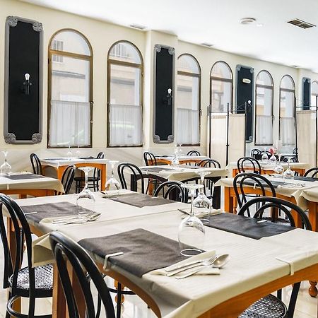 Oyo Hotel Costa Andaluza Motril Exterior photo